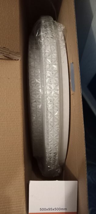 Продам LED светильник потолочный новый.