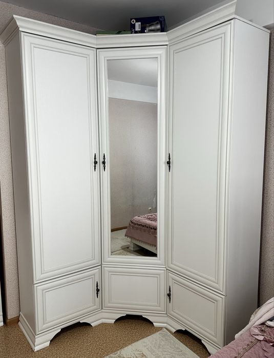 Продам шкаф и комод с зерколом