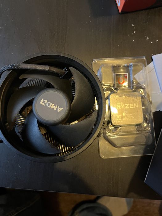 Продавам Процесор AMD Ryzen 5 1600 Six-Core Processor3.20 GHz