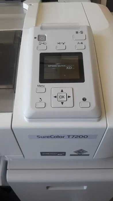 Epson SureColor SC-T7200 - широкоформатен принтер за печат