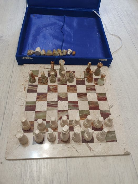 Шазматная доска из мрамора