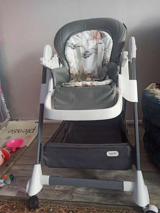 Продам Столик для кормления