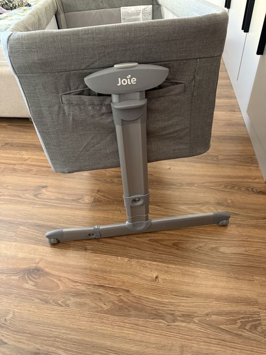 Продам кровать люльку joie