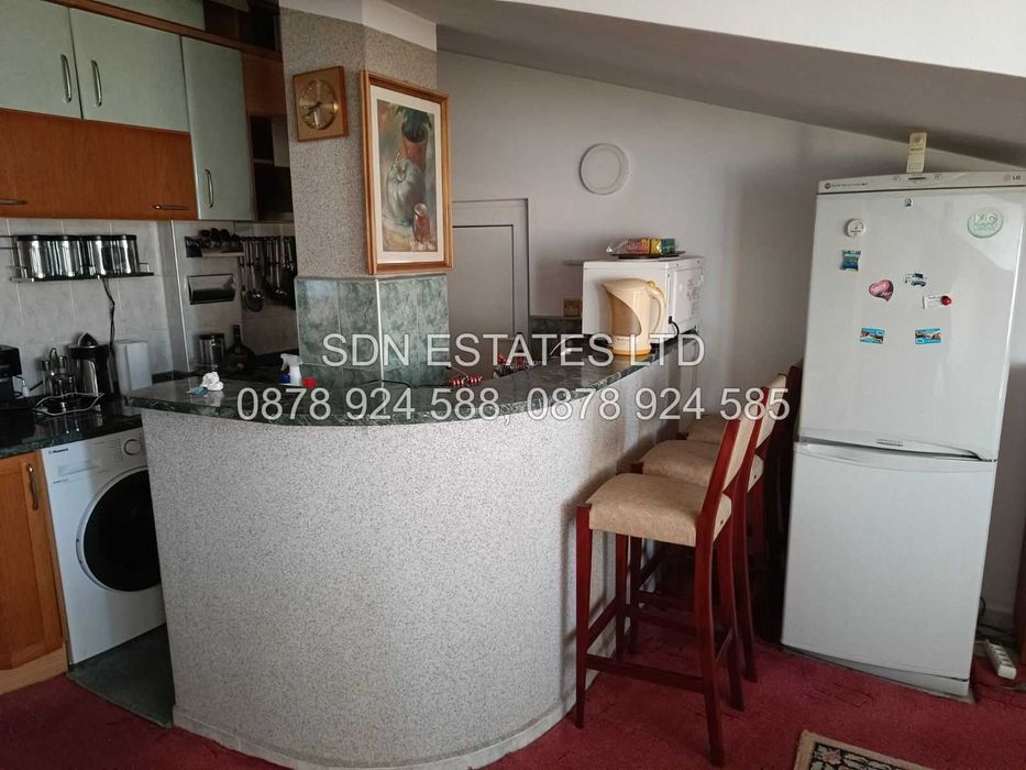 Продава прекрасен апартамент с две спални в района на Културния дом