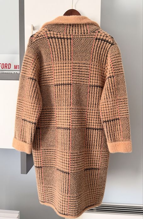Дамско палто, размер S/M . Много меко и топло.