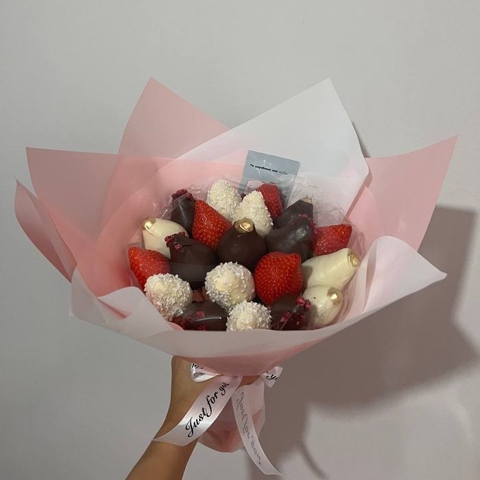 Клубника в шоколаде Букеты и боксы