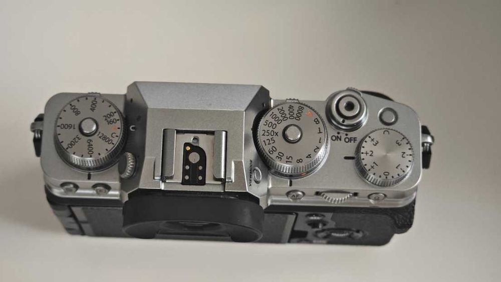 Fujifilm XT-4 тяло + два обектива + светкавици и софтбоксове Visco