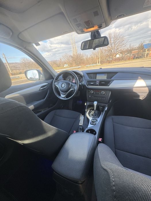 BMW X1 sDRIVE 2.0 diesel 177cp, automat, trapa, clima, scaune incalzit