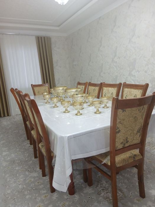 Srochna mebel stul sotiladi 10 dona