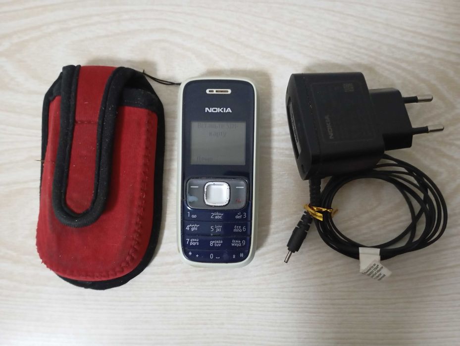 Продам б/у телефон Nokia 1209 (RH-105)