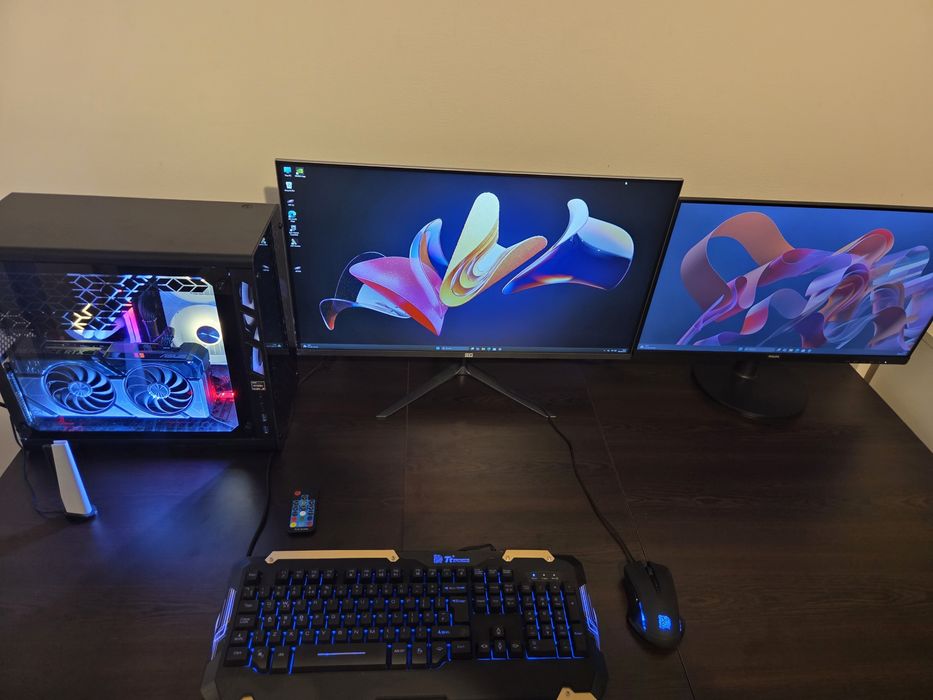 Геймърски комп.  RTX4070 32GB RAM 2 монитора
