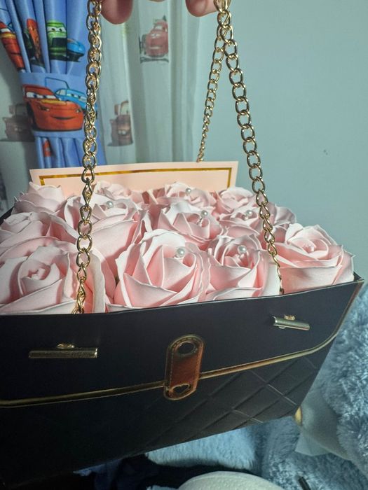 Geantă decorativă cu trandafiri roz