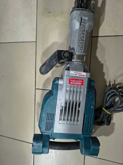 Профисионален КЪРТАЧ BOSCH GSH16-30 3800W 60J 1800 r/min
