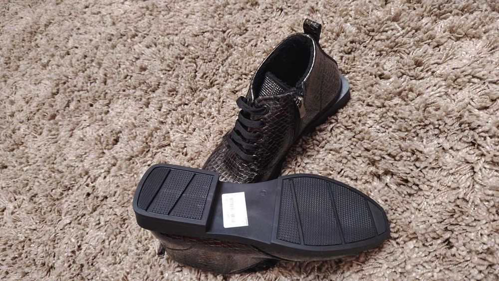 Botine Ghete dama cu sireturi noi marime 37 elegante