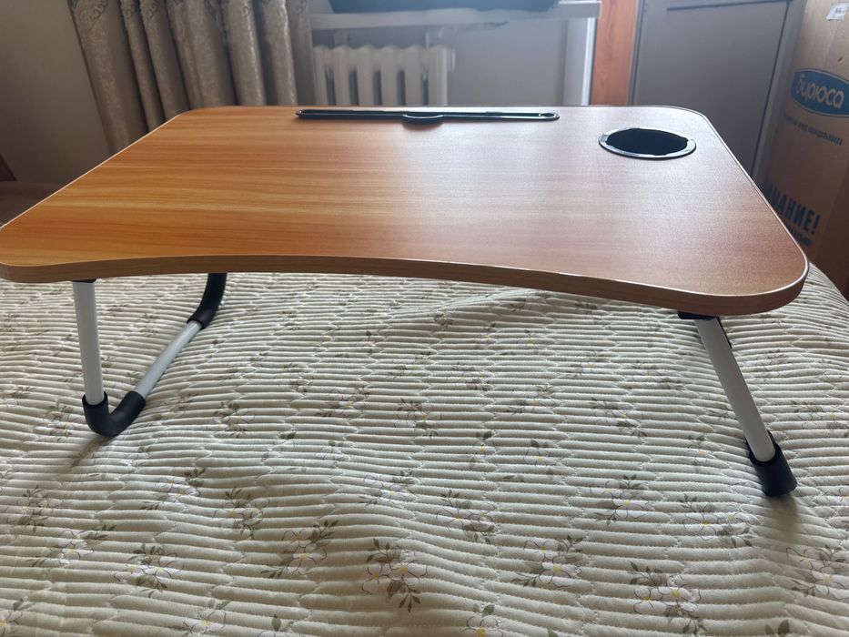 Продается стол для ноутбука