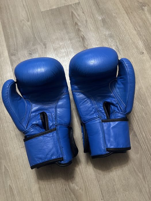 продам боксерские перчатки