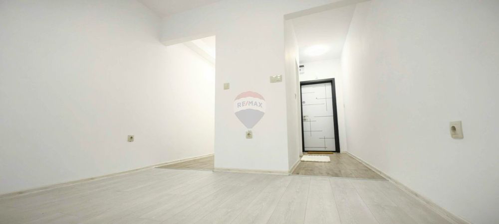 Продава се Едностаен апартамент в Варна, Младост 2 - 26 кв.м за 2881 €/кв.м - Снимка #2