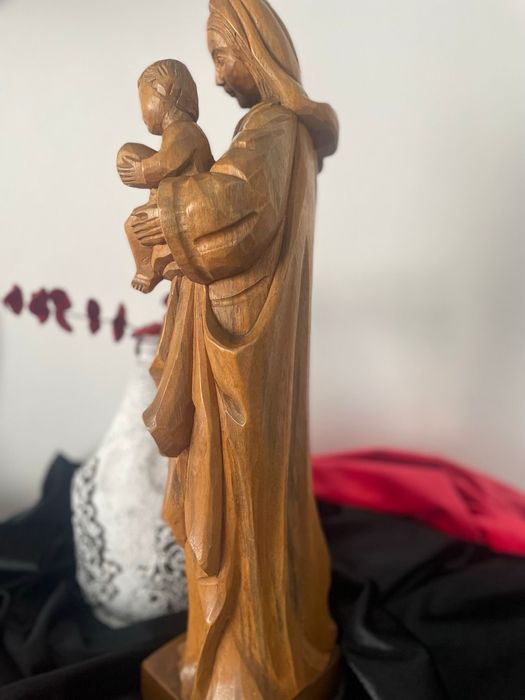 Sculptura in lemn masiv