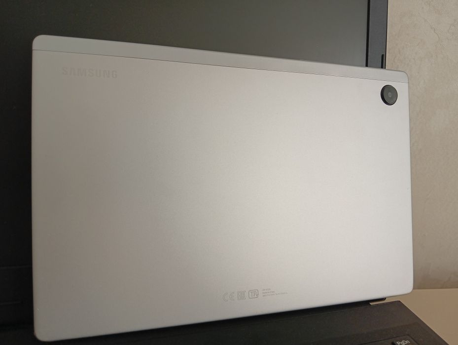Продам планшет Samsung tab A8