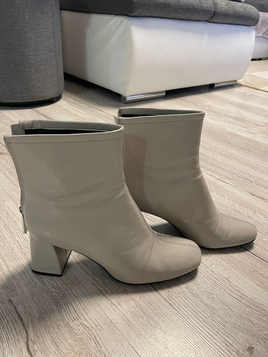 Ghete damă crem Zara