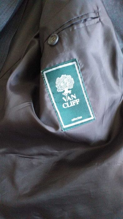 Продам костюм мужской