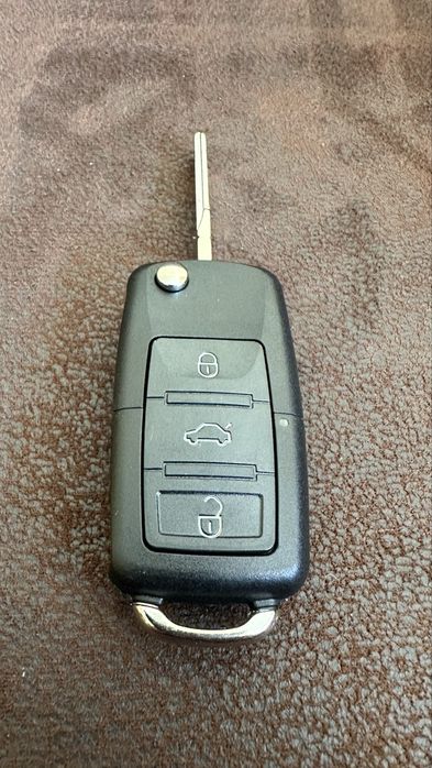 Чисто нов автомобилен ключ  за Skoda, VW, Seat, Audi - 1J0 959 753 DA