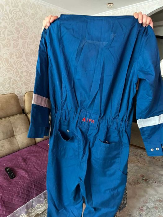 Продам комбинезон мужской