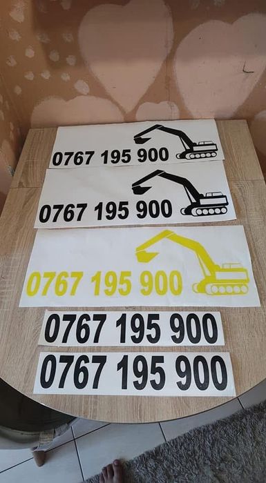 Vand stickere autocolante pentru utilaje agricole