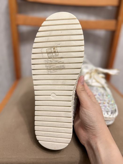 Роскошные кеды со стразами  (новые)