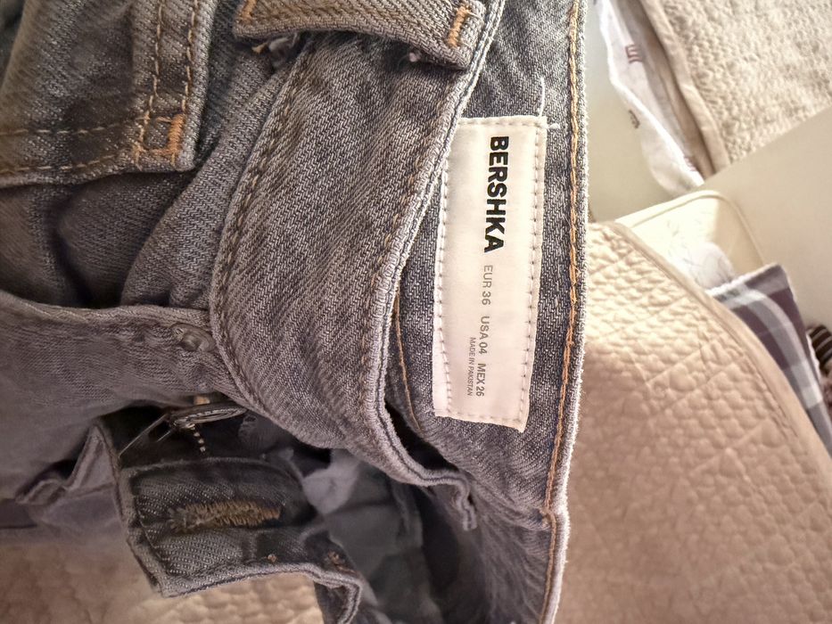Джинсы Bershka продам