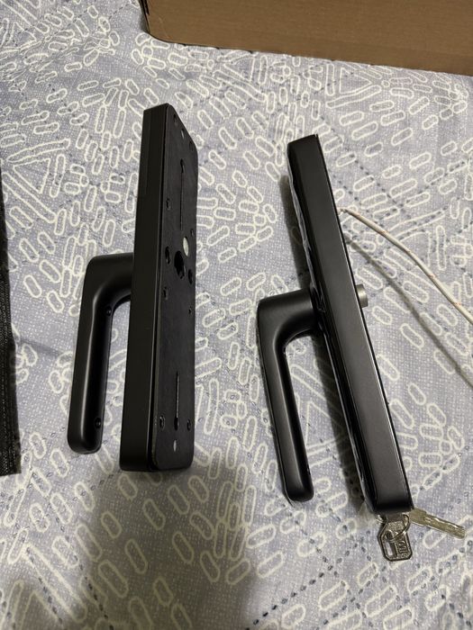 Смарт брава за врата