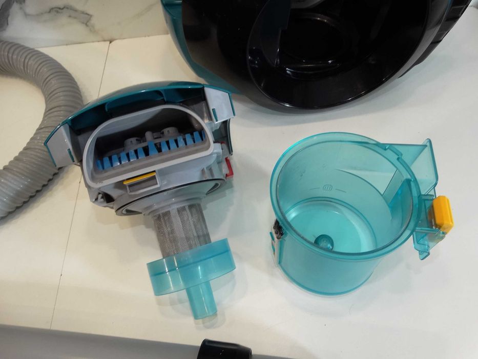 Makita DCL500 - Акумулаторна прахосмукачка