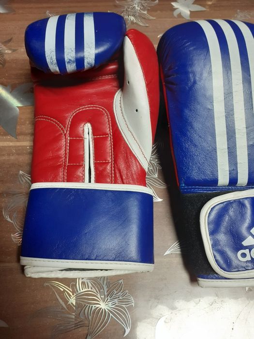Боксови  ръкавици ADIDAS