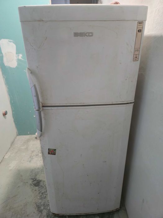 Хладилник с фризер BEKO