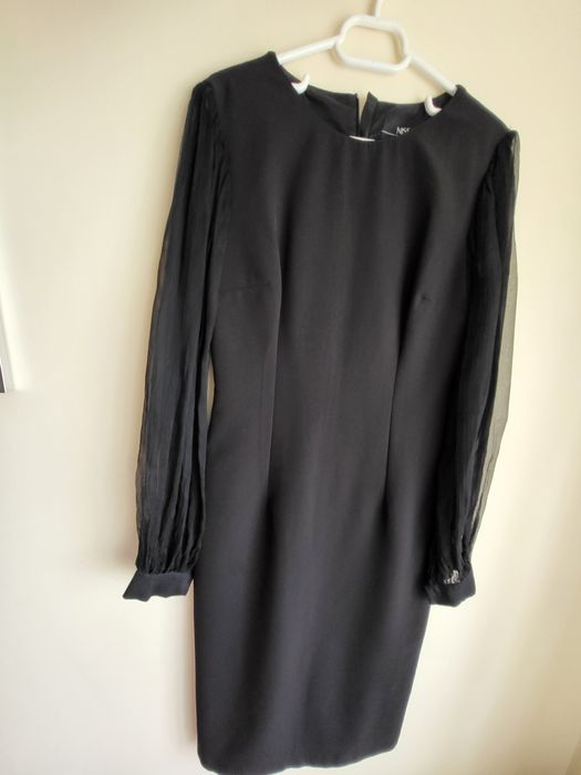 Rochie cu maneci de voal