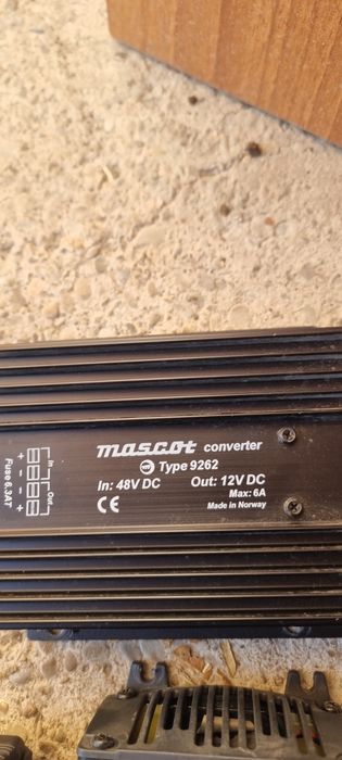 Vand Invertor ..  Se poate folosi si la panouri  solare