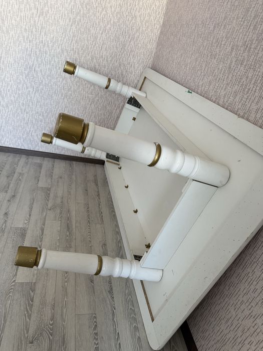 Продается стол для зала