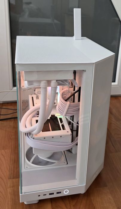 Desktop Gaming AM5 AMD 9950X 96GB DDR5 9070XT NZXT 1000W WHITE