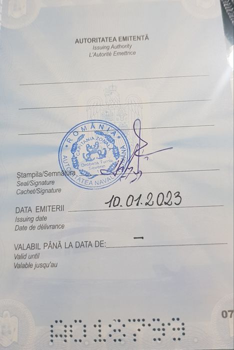 Vând barcă metalică înscrisă