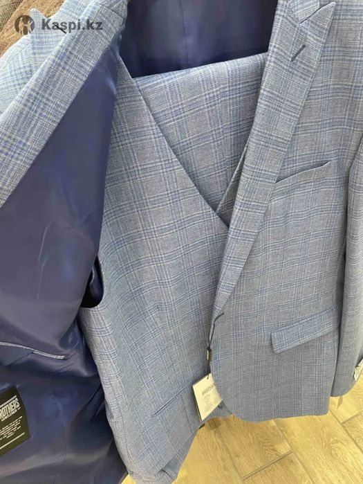 Мужской костюм тройка