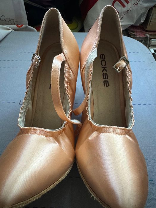 Продам туфли для бальных танцев