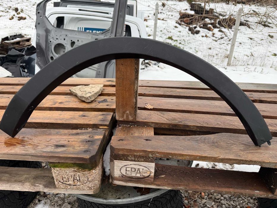 Лайсна Вежда калник Volvo XC40