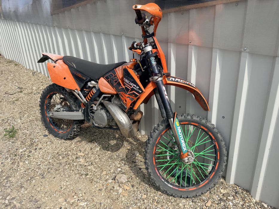 Vand ktm exc300,funtioneaza perfect,trage grav