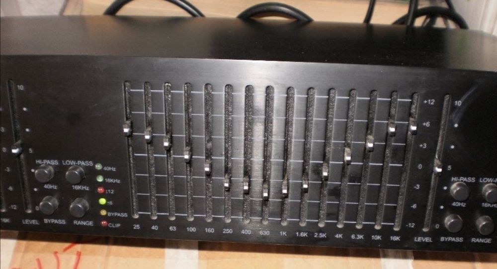 Vand Equalizer BOOST EQ 215S Dual 15 Band Graphic