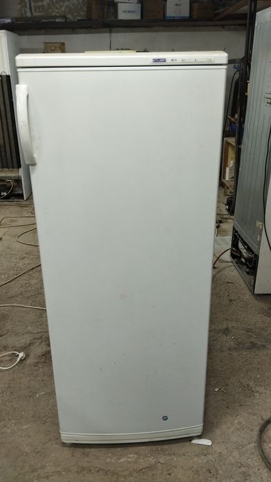 Продается морозильник Атлант стоячий