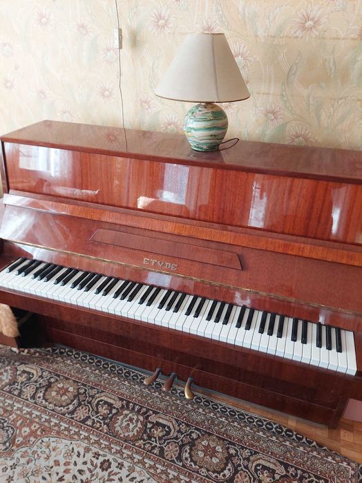 Отлично Пиано марка Етюд съдействие за транспорт
