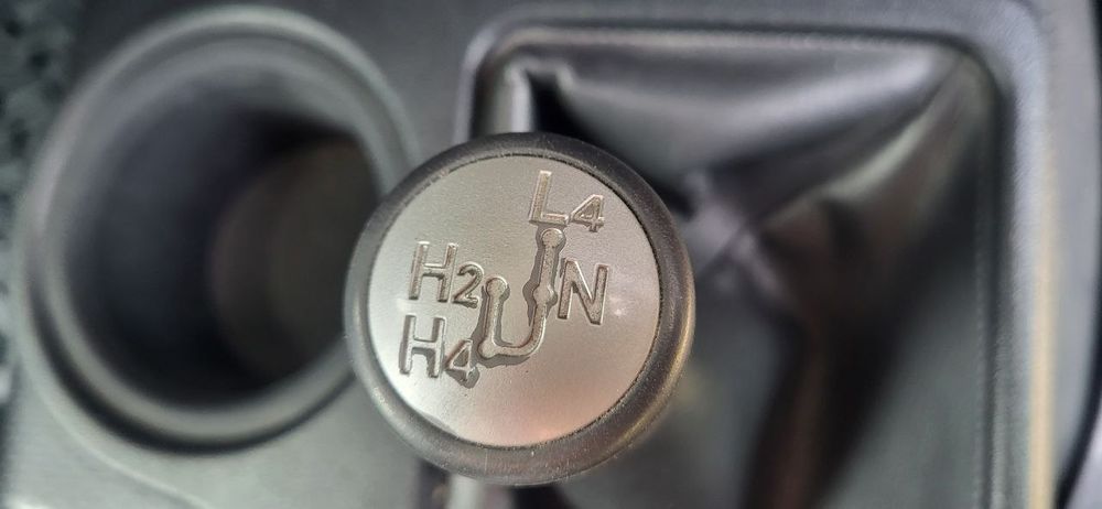 Toyota FJ Cruiser. Два бака 160 л.  Разрешение газ пропан.