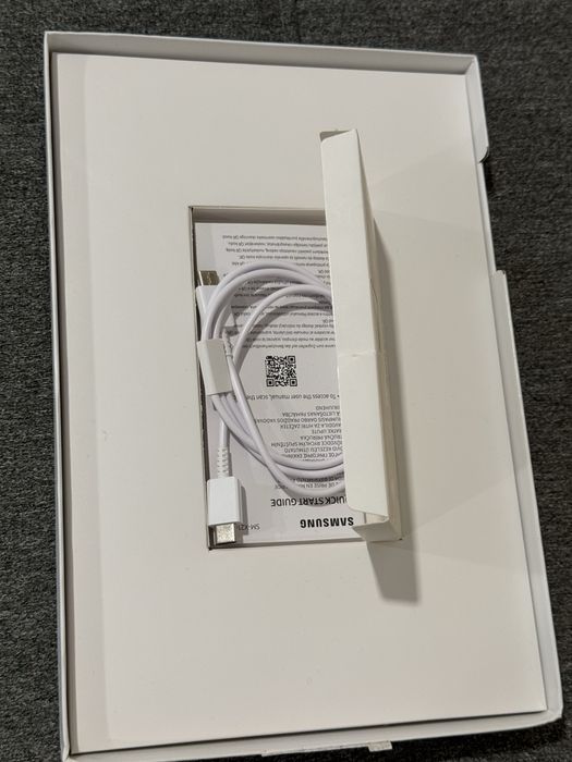 Tabletă Samsung Galaxy Tab A9+ 5G, 4 GB RAM / 64 GB, Graphite + accesorii