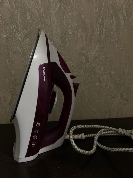 Продается утюг фирмы Скарлет