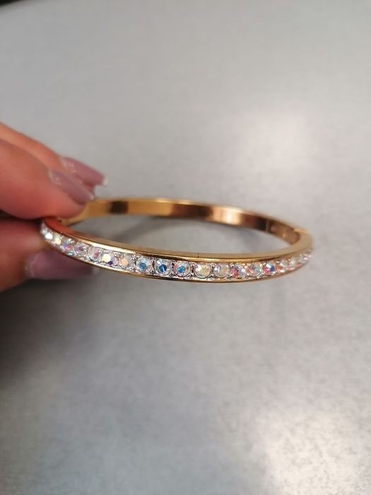 Обеци от неръждаема стомана